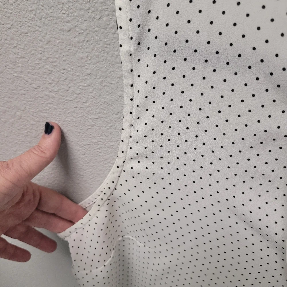 J Crew‎ Sleeveless Polka Dots Button Front Blouse V-Neck Size Medium
